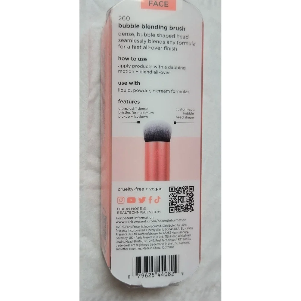 Real Techniques Bubble Blending Brush Face Brush 260